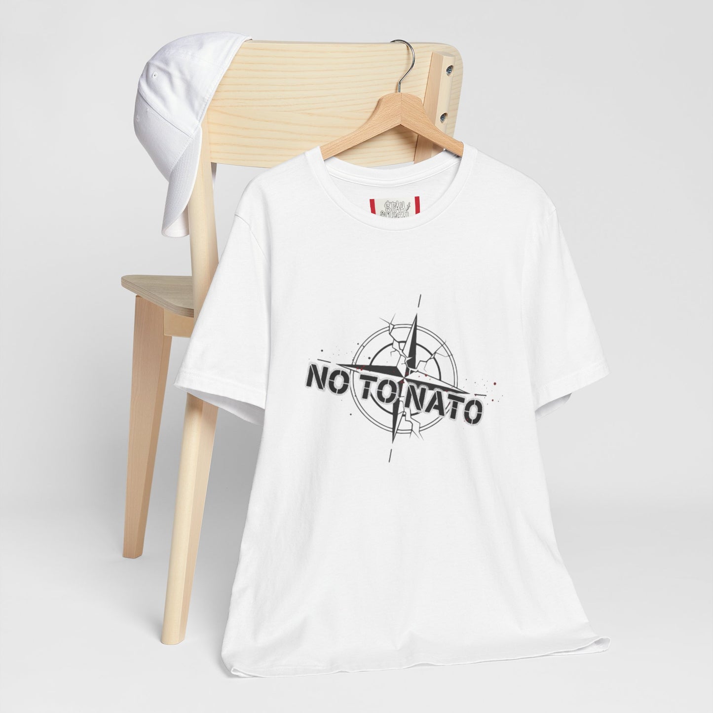T-shirt de protestation — « NON À L'OTAN » Anglais