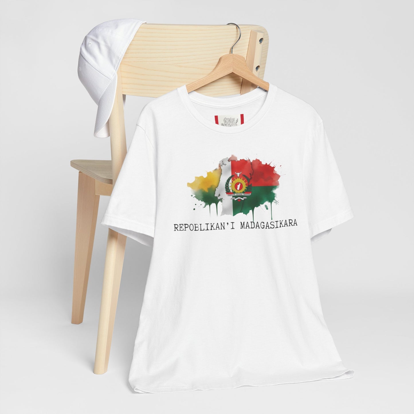 Country T‑Shirt — REPOBLIKAN'I MADAGASIKARA (MADAGASCAR)