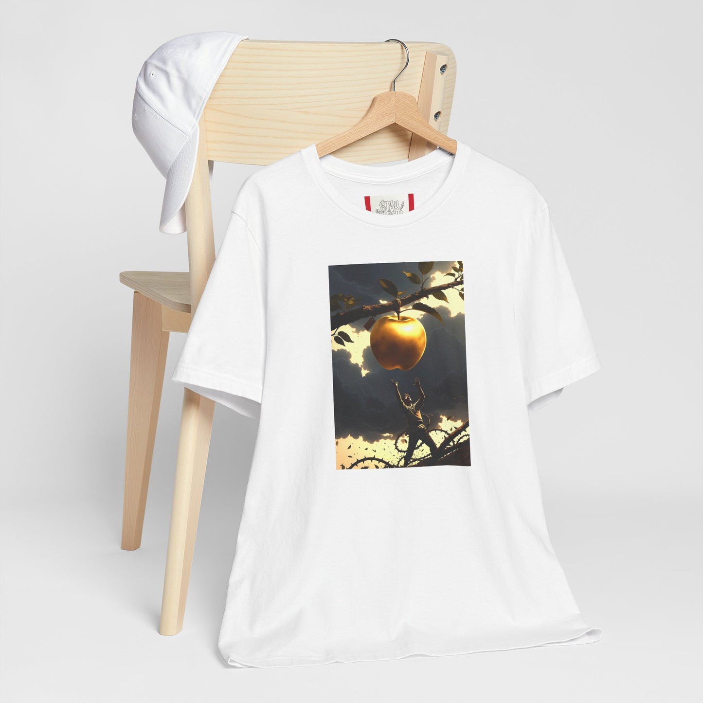 Propaganda T‑Shirt — THE GOLDEN APPLE